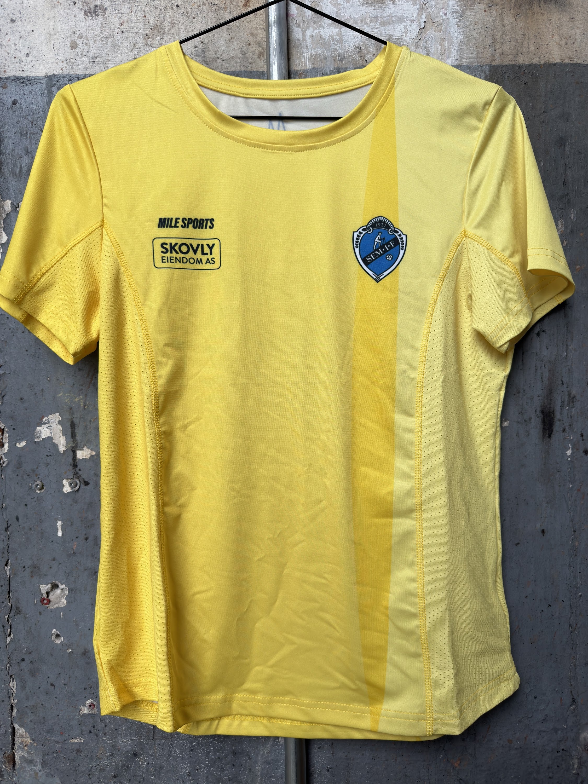 SEM IF T-shirt // Damer – Produktfoto forside