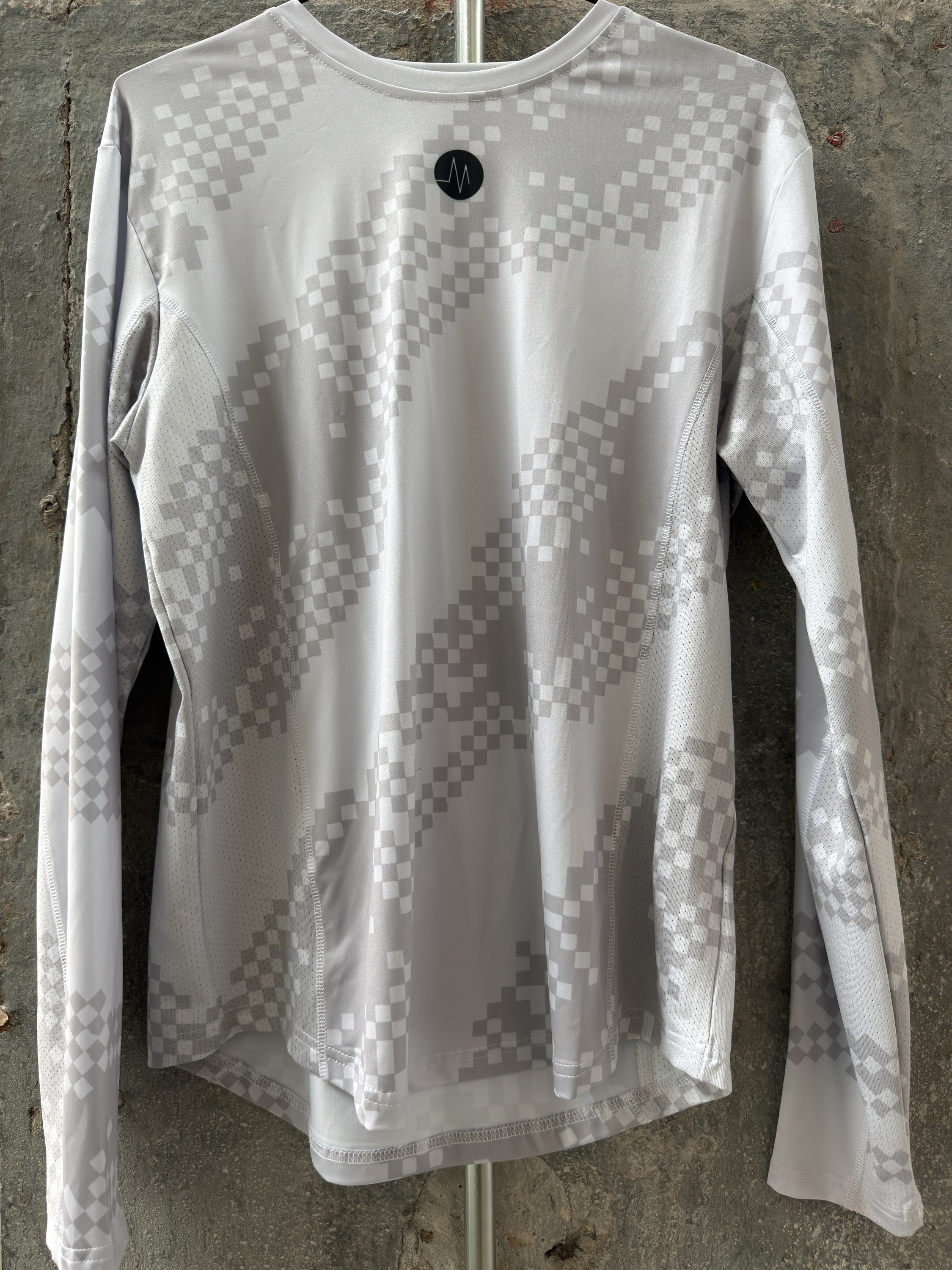 MS Long Sleeve T-Shirt Lysegrå // Damer – Produktfoto forside